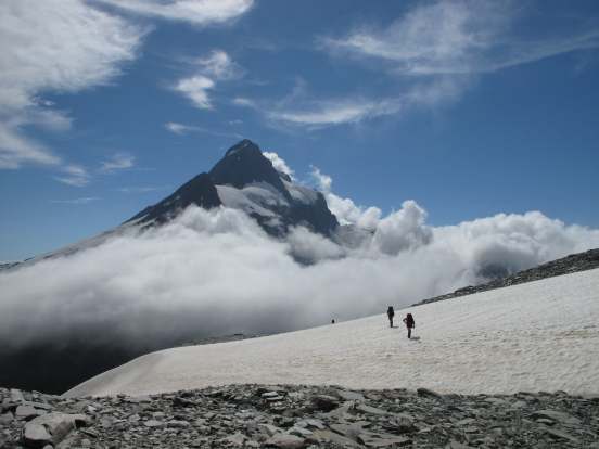 Colin Todd Hut and the surrounding peaks