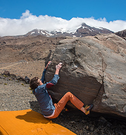 Miles Jones, climbing Spook Fest (V2), The Sleep Boulder