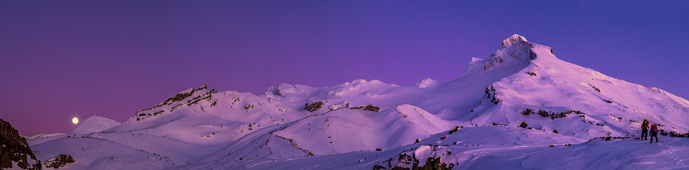 Looking to Te HeuHeu (2,732m) from the exposed summit of Tukino (2,720m)