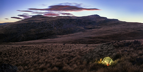 A view west across the broad flat summit area of Mt Somers
