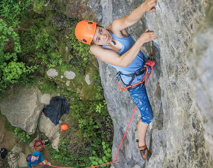 Alex lowering from 1080 and the Letter G (23)