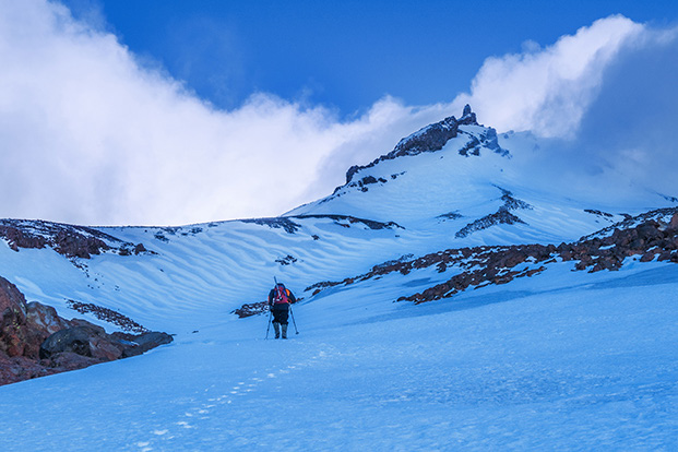 at about 1,900m, with Cathedral Rocks (2,663m) above